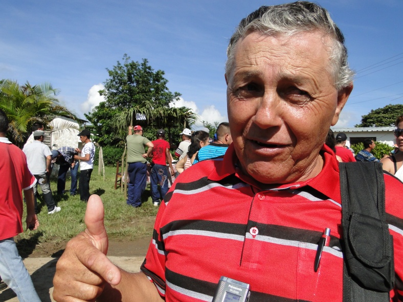 A juicio de Omar Rodríguez Pérez, presidente de la CPA “Congreso Campesino”, “el buen trecho andado se ve también entre la gente. De siete productores cafetaleros en el 2009 pasamos a 26”. / Foto: Dorado